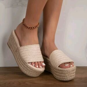 Women's Cream Woven Platform Sandals, Brand New. Size 39
